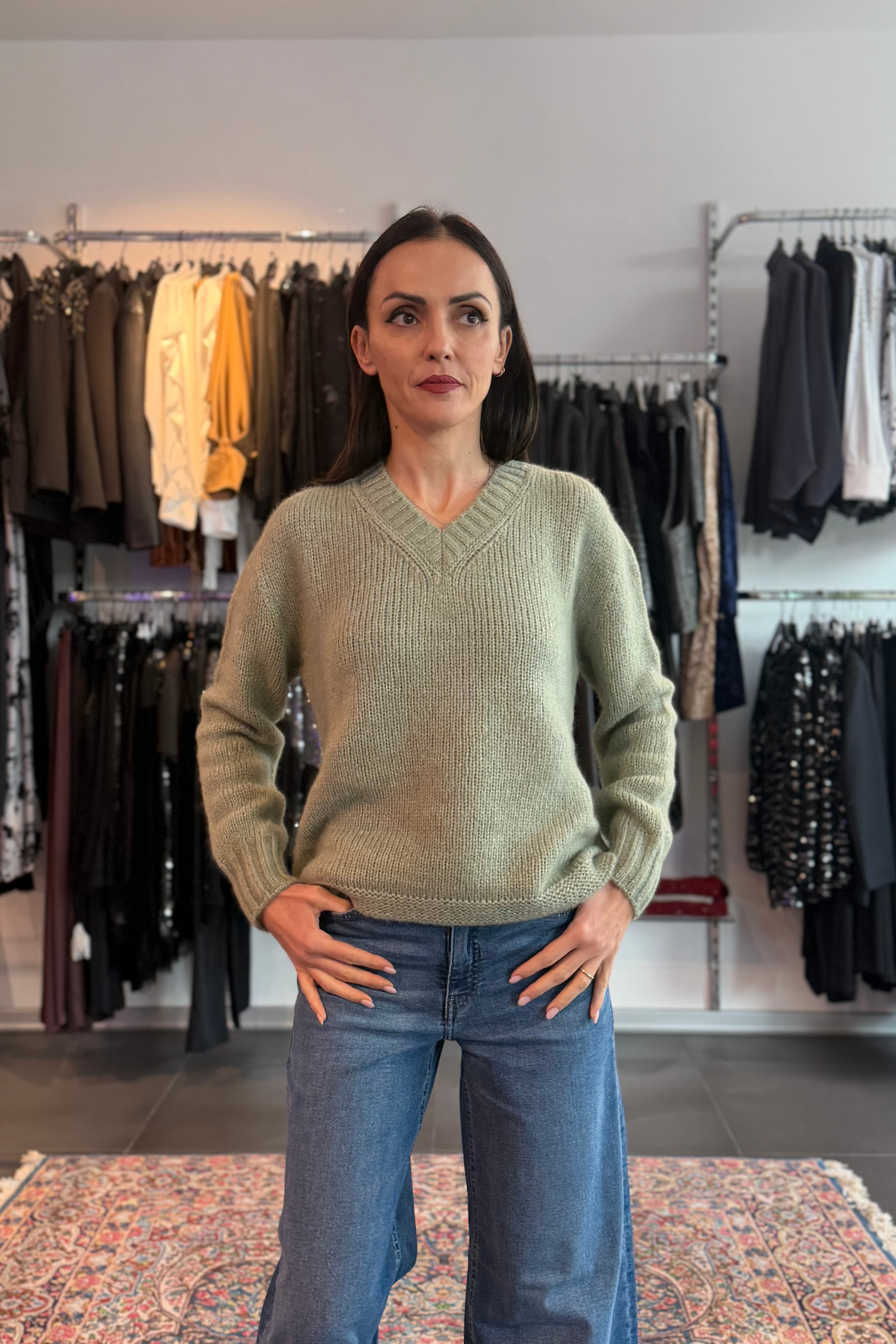 Scollo V Rasato - Arovescio